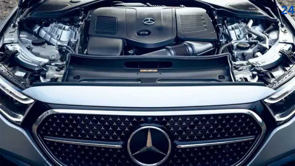 Mercedes-Benz E-Class Review: Star-Studded Appeal 24 5 Mercedes Benz E Class Review Star Studded Appeal 3
