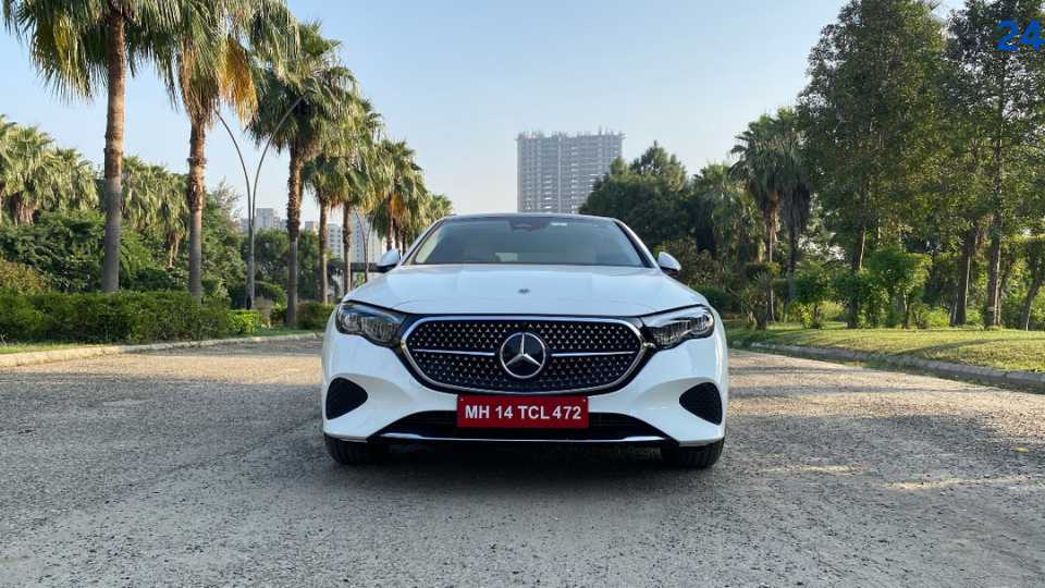 Mercedes-Benz E-Class Review: Star-Studded Appeal 24 2 Mercedes-Benz E-Class Review: Star-Studded Appeal