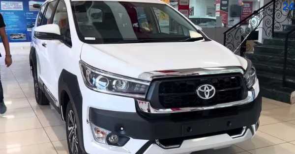 Toyota Innova Cyrsta 2.4 VX In-Depth Detailed Walkaround 24 3 Toyota Innova Cyrsta 2.4 VX In Depth Detailed Walkaround 24 1