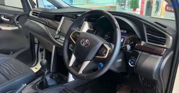 Toyota Innova Cyrsta 2.4 VX In-Depth Detailed Walkaround 24 4 Toyota Innova Cyrsta 2.4 VX In Depth Detailed Walkaround 24 2