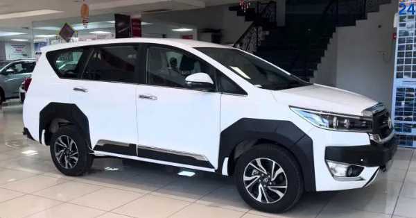 Toyota Innova Cyrsta 2.4 VX In-Depth Detailed Walkaround 24 9 Toyota Innova Cyrsta 2.4 VX In Depth Detailed Walkaround 24 4